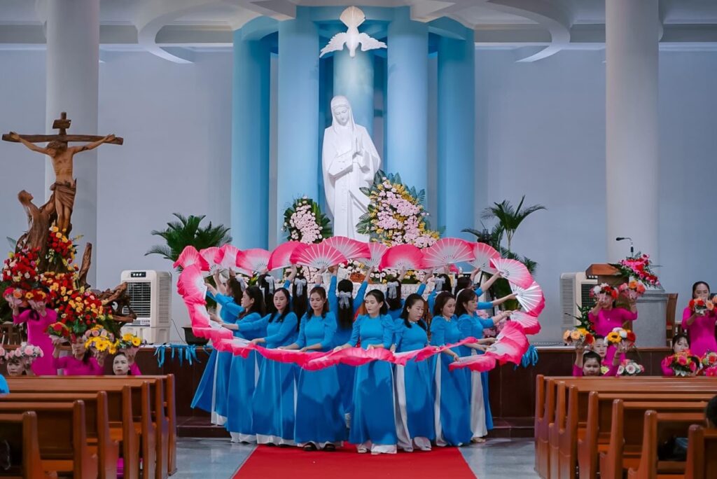 CÁNH HOA DÂNG MẸ