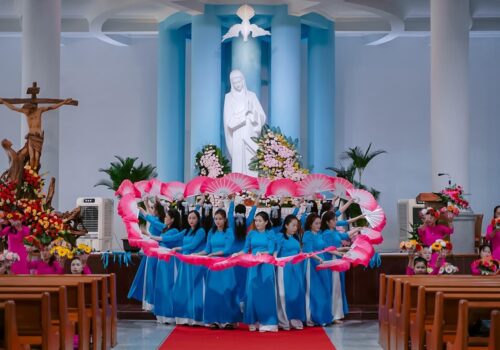 CÁNH HOA DÂNG MẸ
